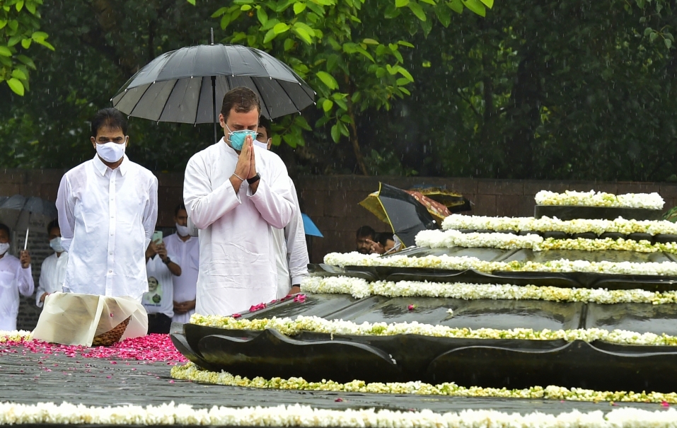 # Rahul Gandhi  राहुल  ने राजीव गांधी को श्रद्धा सुमन अर्पित किए